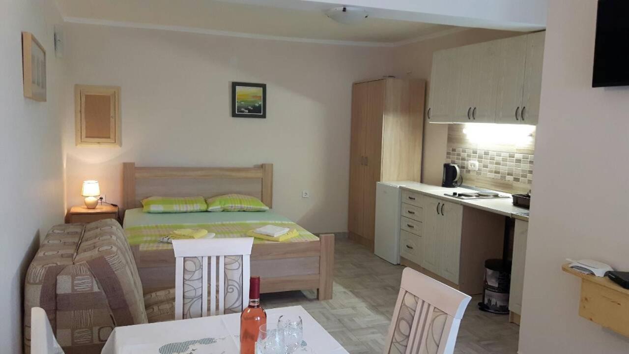 Apartman Pijavica Bijela Exteriör bild